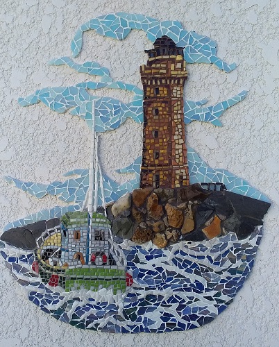 Bateau et phare en mosaïque réalisés avec de la pâte de verre italienne et de la mini-porcelaine